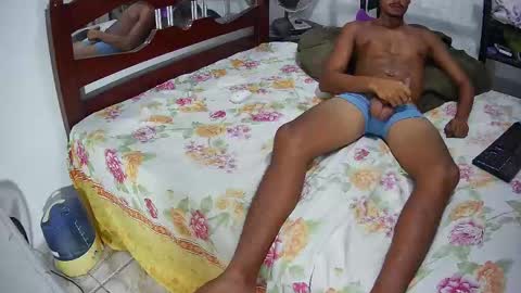 Skinny Latin Man online show from March 8, 6:30 am