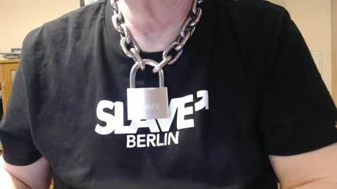 Snapshot of sklave_ol chatting on March 8, 10:24 pm sklave_ol online show from March 8, 10:24 pm