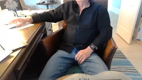 Snapshot of skr235 chatting on February 20, 12:25 pm skr235 online show from February 20, 12:25 pm