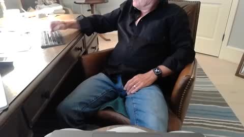 Snapshot of skr235 chatting on September 26, 2:20 am skr235 online show from September 26, 2:20 am