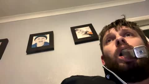 skuzzy25 online show from December 31, 3:23 am