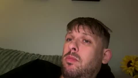 skuzzy25 online show from October 31, 7:12 am