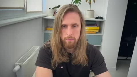 Snapshot of sky_guy25 chatting on October 17, 8:40 am sky_guy25 online show from October 17, 8:40 am