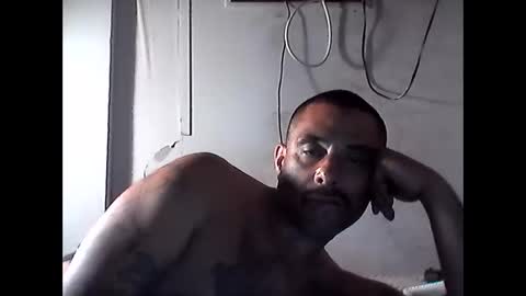 slickstre online show from June 9, 9:33 am