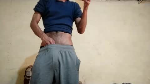 Snapshot of slimshaddyxx chatting on December 4, 7:06 am Prince online show from December 4, 7:06 am