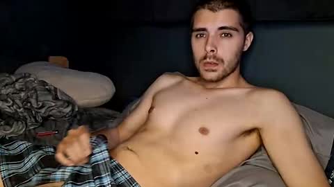 slutsandblunts online show from May 6, 4:02 am