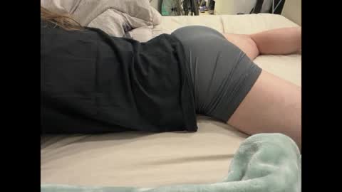 sluttypaull online show from May 10, 2:07 pm