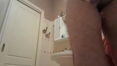 smallone8825 online show from November 16, 7:43 am