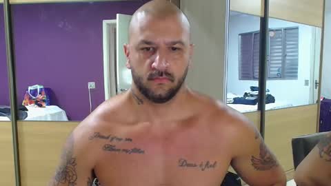 Snapshot of smithduke chatting on December 3, 1:10 pm smithduke online show from December 3, 1:10 pm