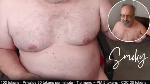 Snapshot of smokymountanman chatting on December 30, 12:11 am smokymountanman online show from December 30, 12:11 am