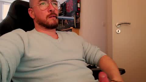 AllDayIDream online show from April 15, 2:28 pm