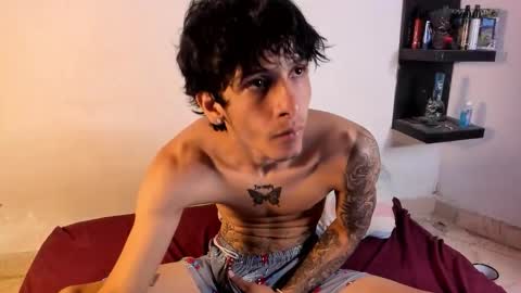 snakebutterfly online show from March 16, 5:44 am