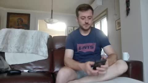snoecks online show from May 24, 8:42 am