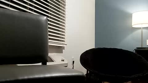 snomann01 online show from October 25, 2:13 am