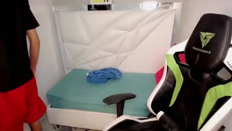 ESTEBAN online show from June 30, 5:08 am
