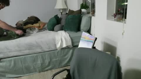 Snapshot of somerandom1109 chatting on October 7, 1:10 am somerandom1109 online show from October 7, 1:10 am