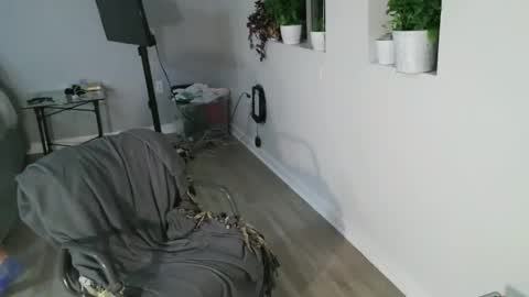 Snapshot of somerandom1109 chatting on September 13, 3:07 am somerandom1109 online show from September 13, 3:07 am