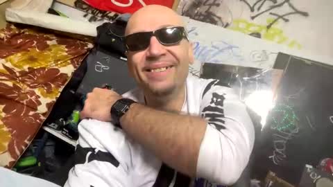 Snapshot of son_e_blacc chatting on October 9, 3:06 pm Soni online show from October 9, 3:06 pm