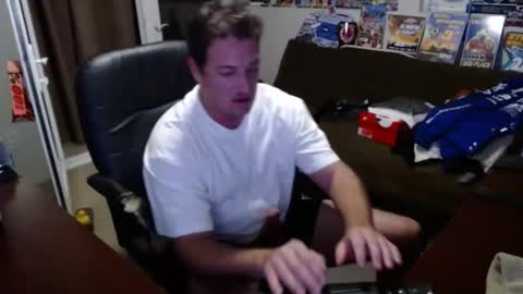 Snapshot of sophiaroze chatting on December 5, 8:22 am sophiaroze online show from December 5, 8:22 am