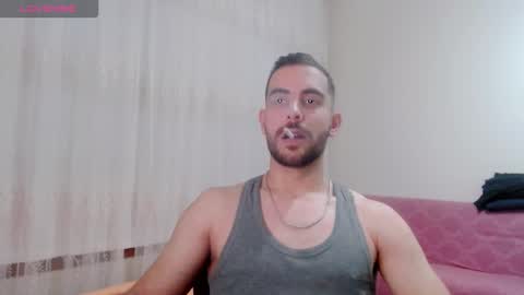 luis online show from December 16, 9:44 pm