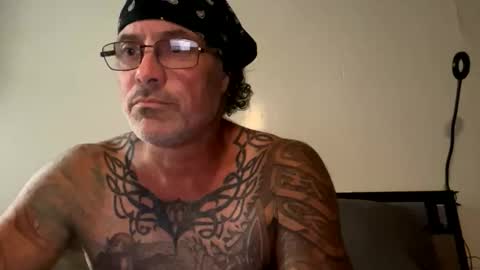 specter1972 online show from November 30, 11:07 pm