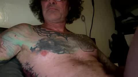 specter1972 online show from April 19, 11:51 pm