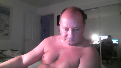 Snapshot of spidey1051a chatting on January 4, 9:10 am spidey1051a online show from January 4, 9:10 am