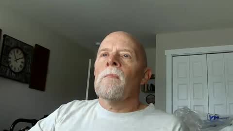 Snapshot of sportfish chatting on October 18, 8:58 pm sportfish online show from October 18, 8:58 pm