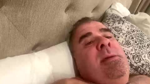 sprtsnut33 online show from October 22, 6:17 am