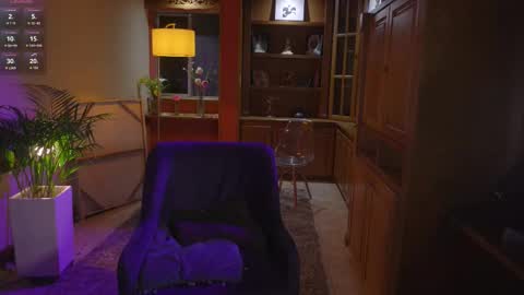 Snapshot of srerotic chatting on October 23, 12:47 am Matt     online show from October 23, 12:47 am