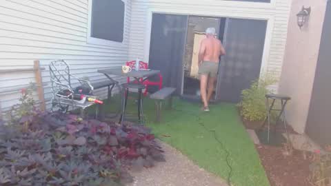 srtxshow online show from October 18, 10:04 pm