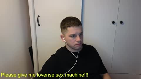 st1vemaster01 online show from March 22, 4:56 pm