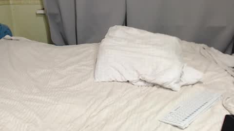 Snapshot of st_rudy chatting on February 9, 7:19 pm Joe Peach online show from February 9, 7:19 pm