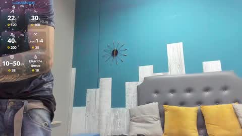 Snapshot of stanlycupper333 chatting on February 1, 11:32 am Stanly online show from February 1, 11:32 am