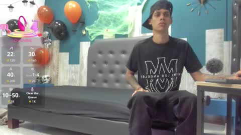 Snapshot of stanlycupper333 chatting on October 22, 11:25 am Stanly online show from October 22, 11:25 am