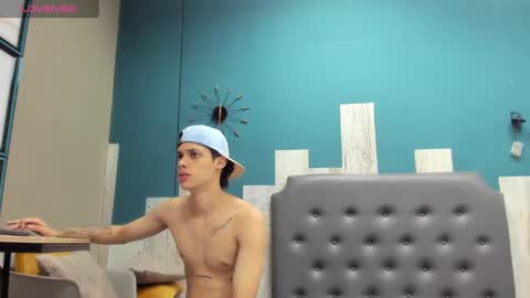 Snapshot of stanlycupper333 chatting on January 30, 11:22 am Stanly online show from January 30, 11:22 am