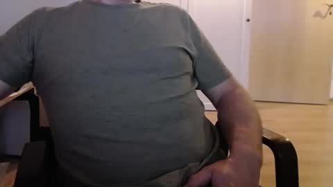 Snapshot of stefan2580 chatting on December 16, 8:31 am Stefan online show from December 16, 8:31 am