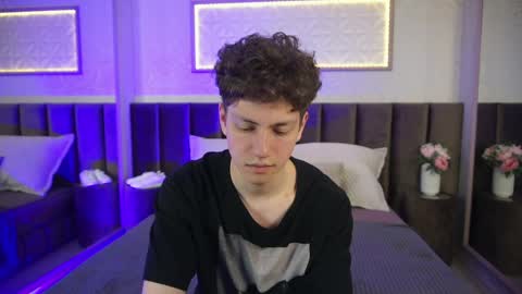 Esrefan online show from April 10, 8:49 pm