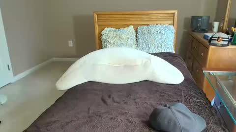 Snapshot of stephonstallion chatting on October 22, 7:05 pm Stephon Stallion online show from October 22, 7:05 pm