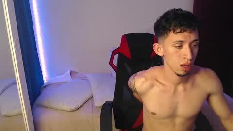 Snapshot of stevensex501 chatting on March 9, 3:23 am steven online show from March 9, 3:23 am