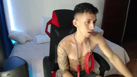 Snapshot of stevensex501 chatting on February 7, 12:31 am steven online show from February 7, 12:31 am