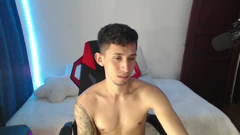 Snapshot of stevensex501 chatting on January 23, 4:09 am steven online show from January 23, 4:09 am