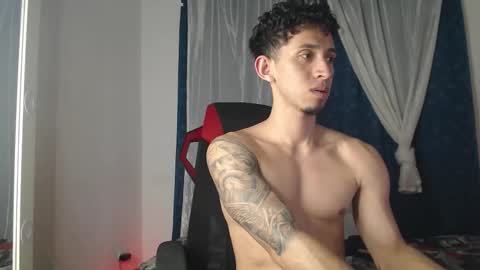 Snapshot of stevensex501 chatting on October 4, 6:18 am steven online show from October 4, 6:18 am