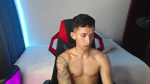 Snapshot of stevensex501 chatting on January 11, 11:12 am steven online show from January 11, 11:12 am