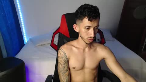 Snapshot of stevensex501 chatting on January 1, 9:31 pm steven online show from January 1, 9:31 pm