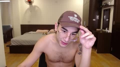 Alex   online show from January 5, 3:32 am