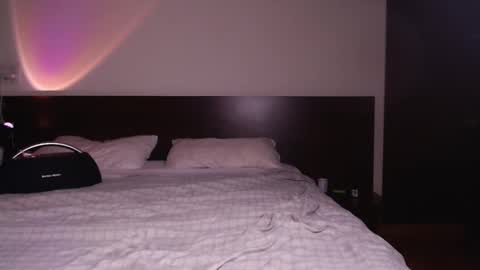 Alex   online show from October 4, 4:23 pm