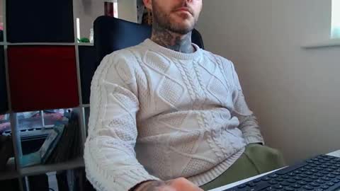 Snapshot of stevie_rae chatting on October 25, 3:47 pm stevie_rae online show from October 25, 3:47 pm