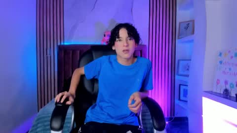 Sthepano  online show from April 17, 3:31 am