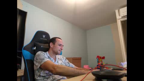 Snapshot of stickolive1 chatting on September 10, 9:46 pm stickolive1 online show from September 10, 9:46 pm